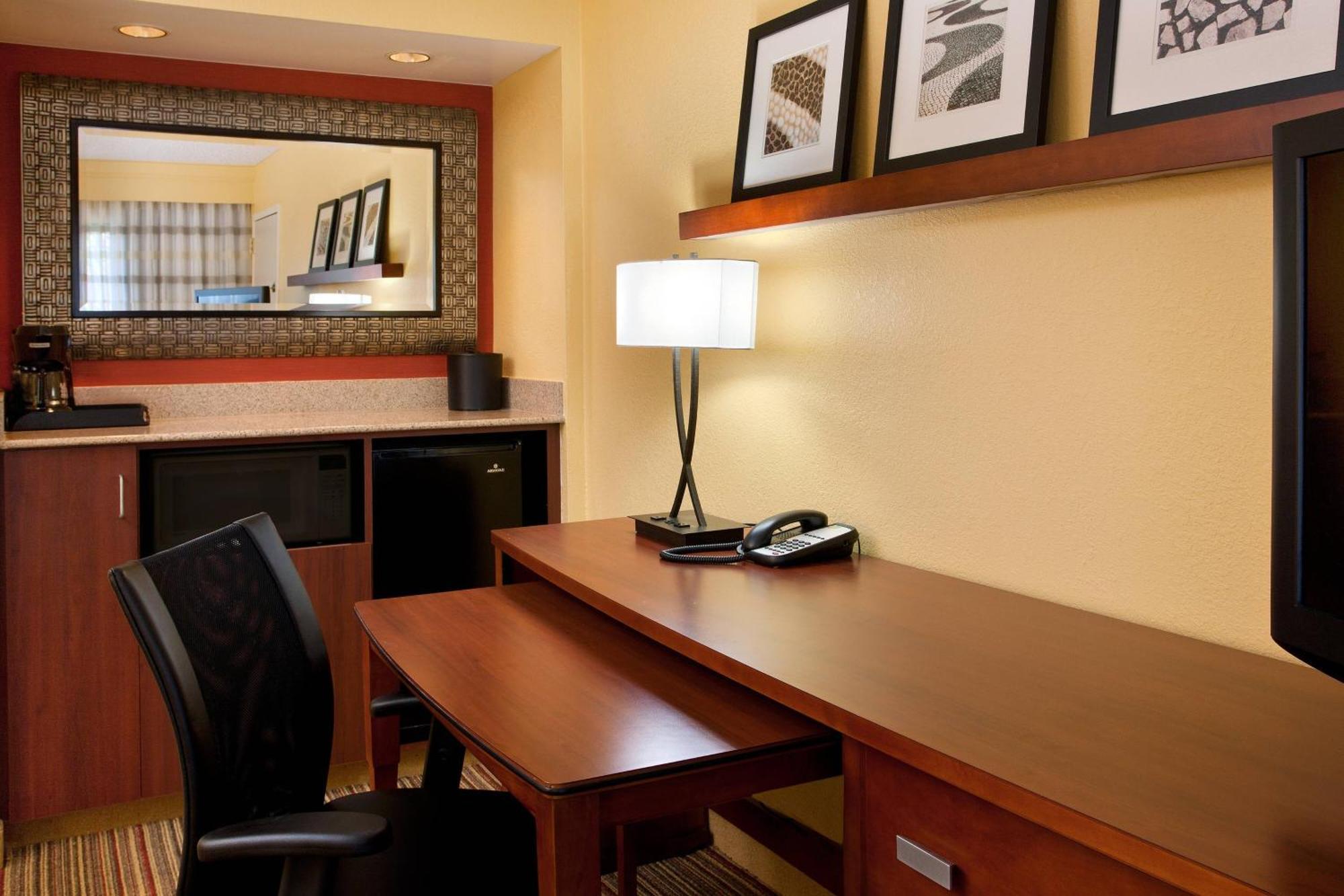 Courtyard By Marriott San Diego Sorrento Valley Экстерьер фото